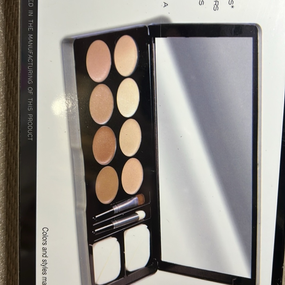 Me makeover essentials concealer - Picture 3 of 4